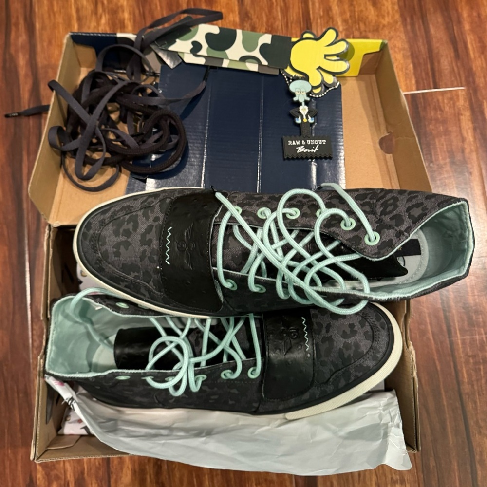 Men's Black and Gray Sneakers